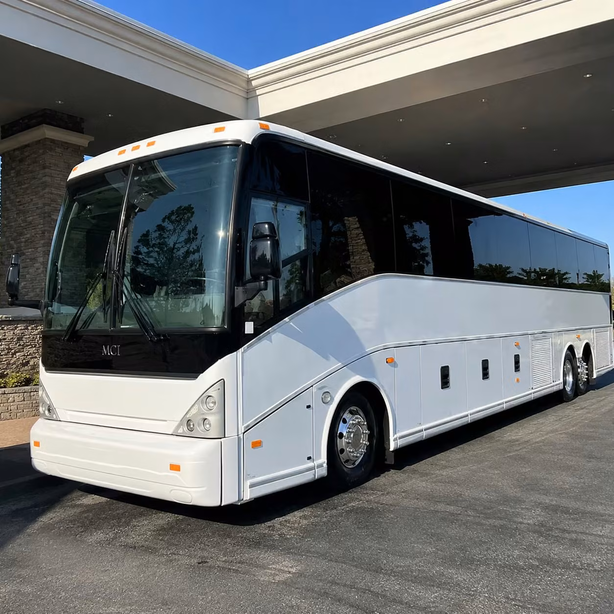 returning groups late arrivals and multi hotel airport pickup logistics in iowa city